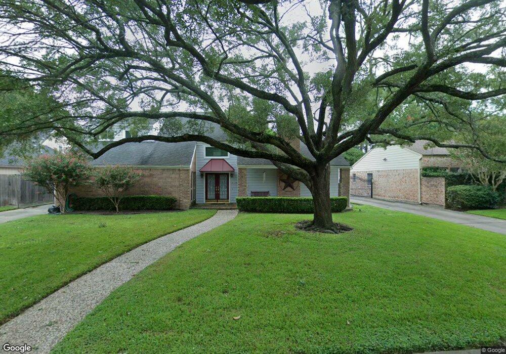 10214 Piping Rock Ln, Houston, TX 77042 - photo 1