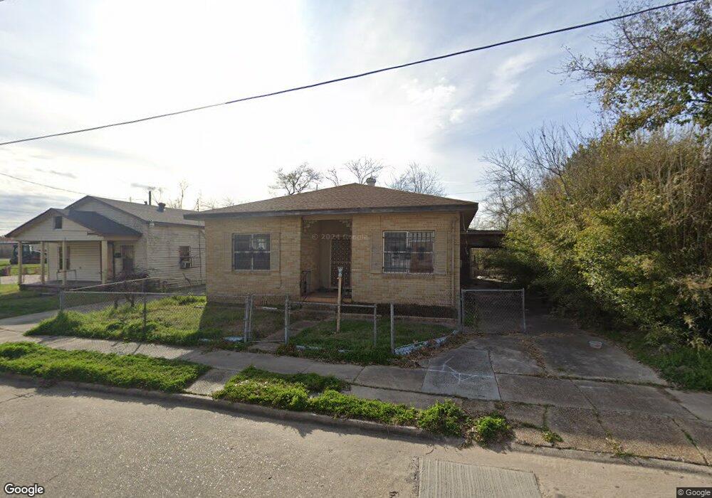 742 S Lyons St, Lake Charles, LA 70601 - photo 1