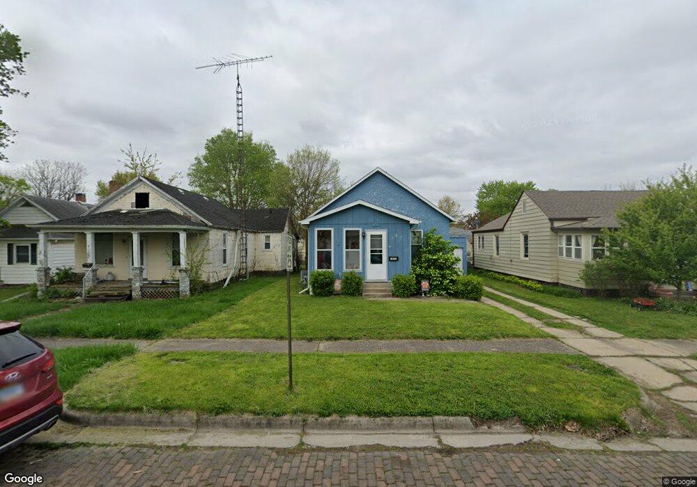 1217 Pekin St, Lincoln, IL 62656 - photo 1