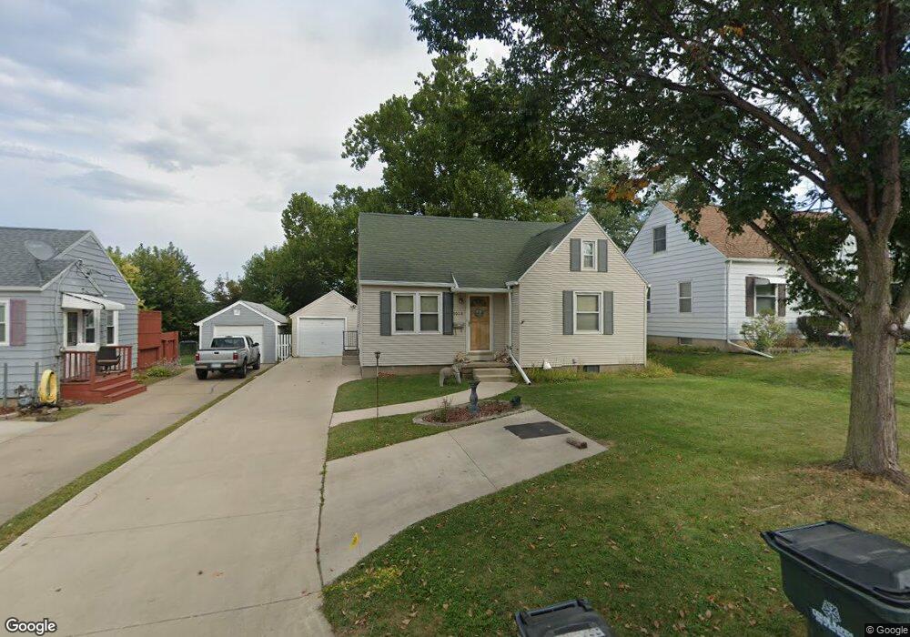 1016 33rd St SE, Cedar Rapids, IA 52403 - photo 1