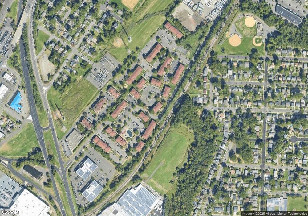 134 Overlook Ct unit A, Woodbridge, NJ 07095 - photo 1