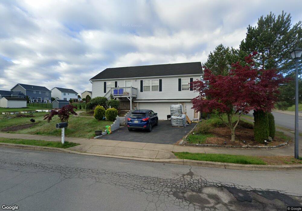 602 Raspberry Rd, Duryea, PA 18642 - photo 1
