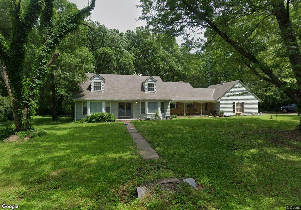 3220 SW Timberlake Ln, Topeka, KS 66614 - photo 1