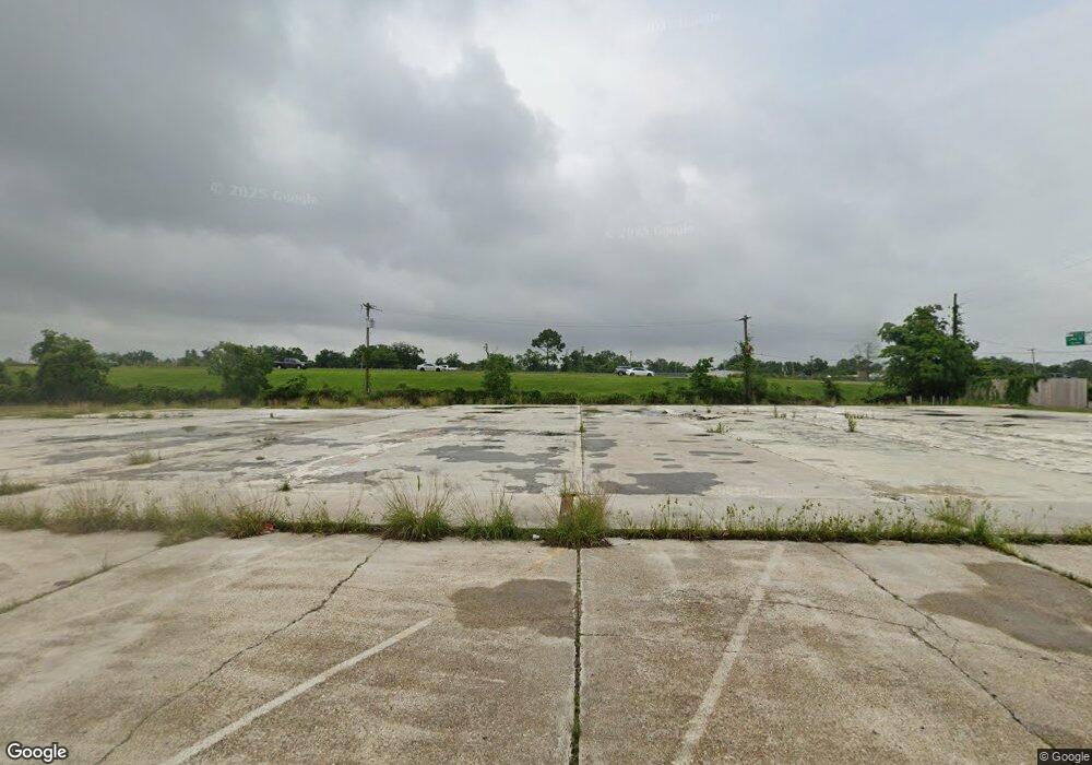 325 W Prien Lake Rd, Lake Charles, LA 70601 - photo 1