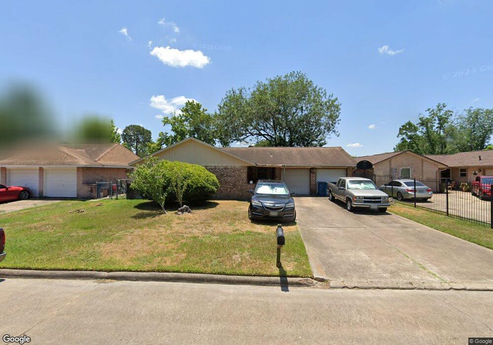 2135 Drayton Ln, Houston, TX 77088 - photo 1