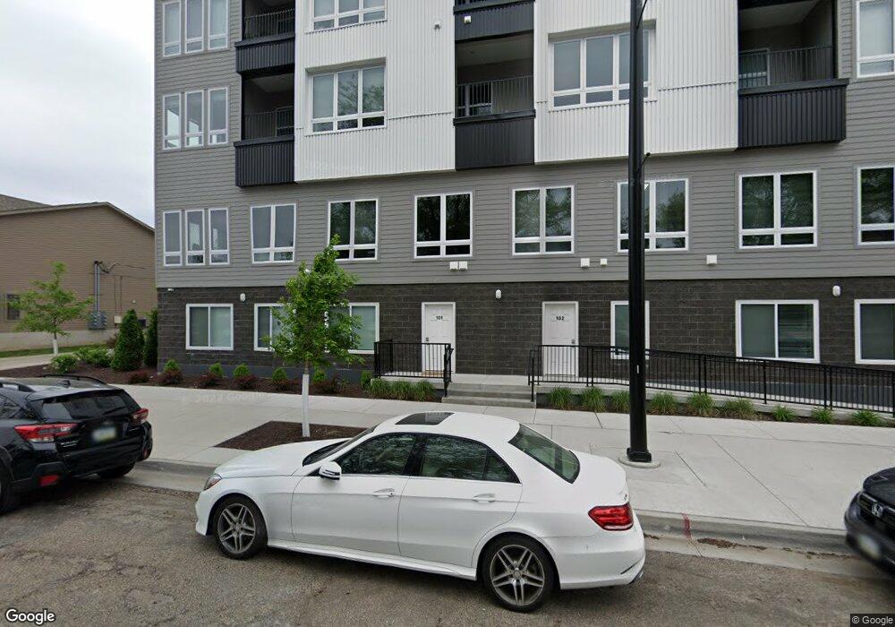 410 2nd St SW, Cedar Rapids, IA 52404 - photo 1