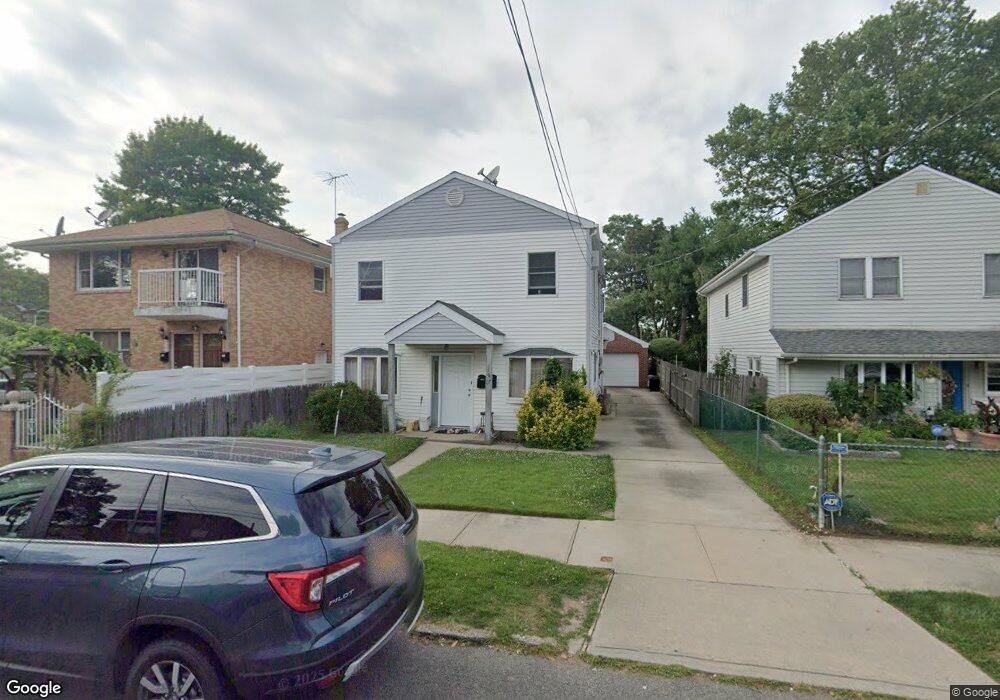 25607 58th Ave unit 2nd Fl, Little Neck, NY 11362 - photo 1