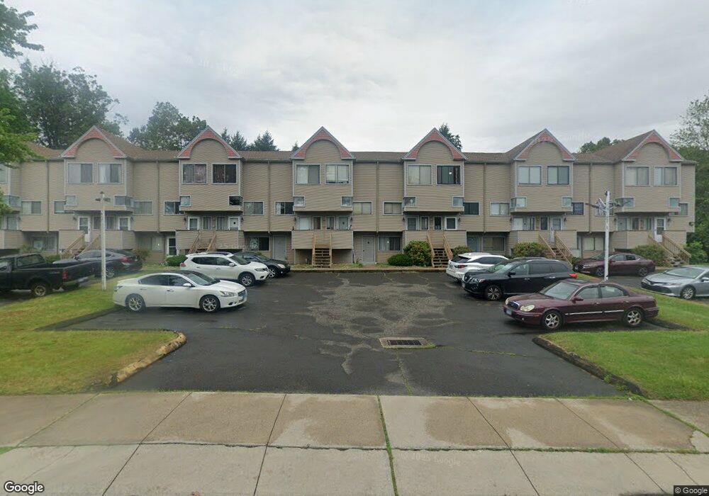 40 Crest St unit 2, West Haven, CT 06516 - photo 1