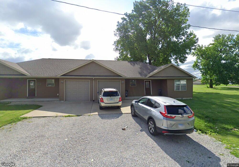 220 N Division St, Mattoon, IL 61938 - photo 1