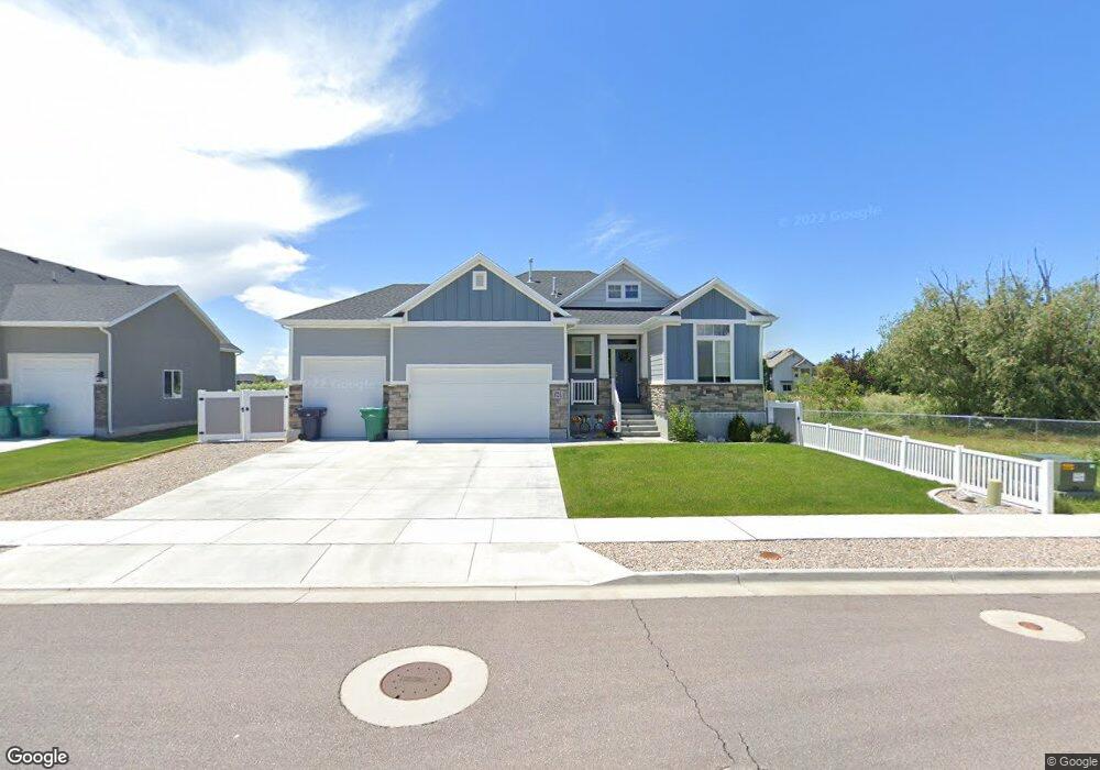 672 S Vance Dr, Layton, UT 84041 - photo 1