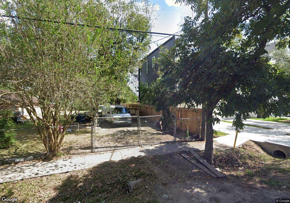 7916 Lawn St, Houston, TX 77088 - photo 1