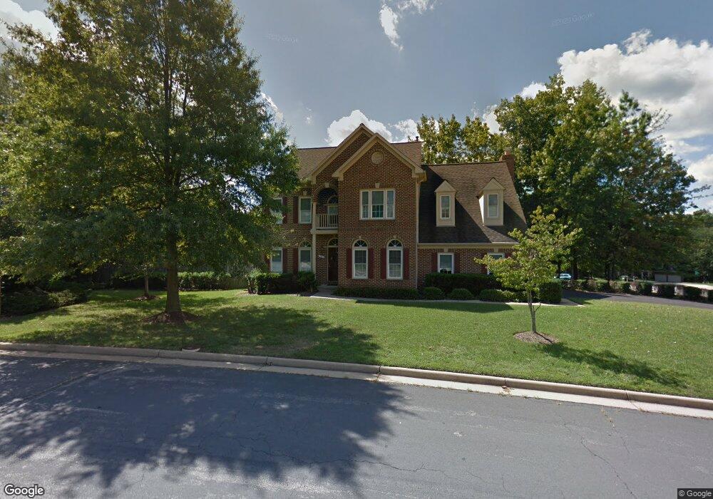 7901 Sleepy Brook Ct, Springfield, VA 22153 - photo 1