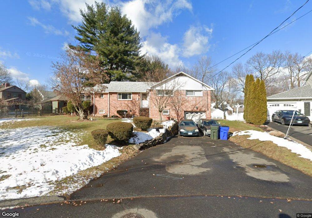 24 Hooker Dr, West Hartford, CT 06107 - photo 1