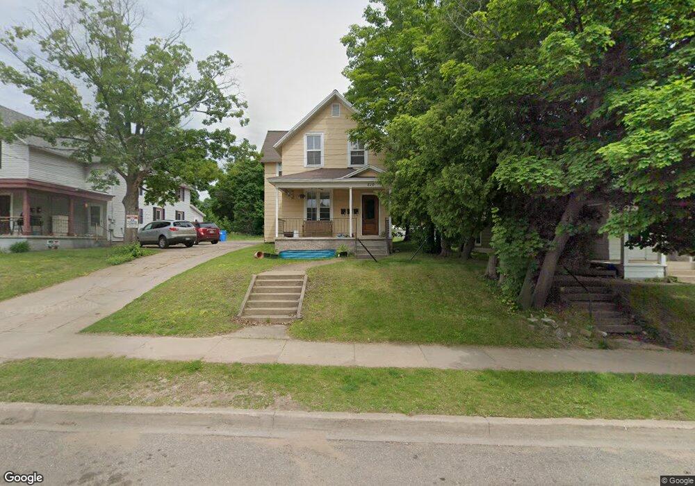 510 N Front St unit 3, Marquette, MI 49855 - photo 1