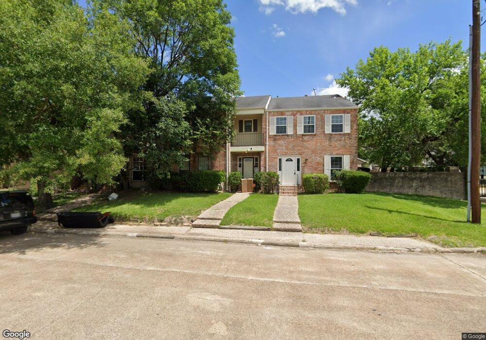 5754 Maple Hill Dr, Houston, TX 77088 - photo 1