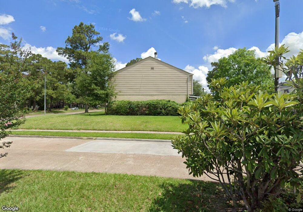 5794 Maple Hill Dr, Houston, TX 77088 - photo 1