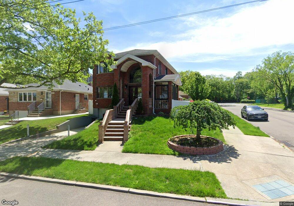 26204 60th Rd, Little Neck, NY 11362 - photo 1