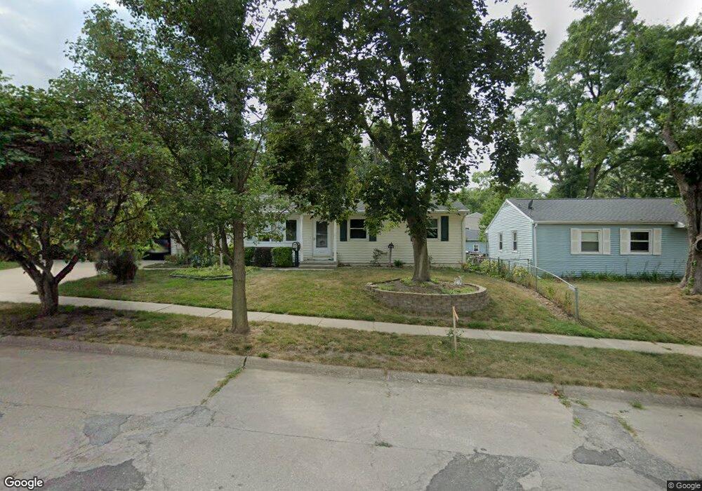 1449 38th St SE, Cedar Rapids, IA 52403 - photo 1