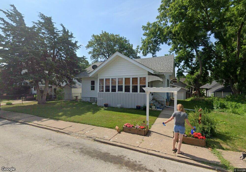 1123 E Colorado St, Davenport, IA 52803 - photo 1