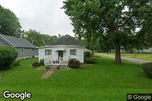 203 E Raymon Ave, Witt, IL 62094