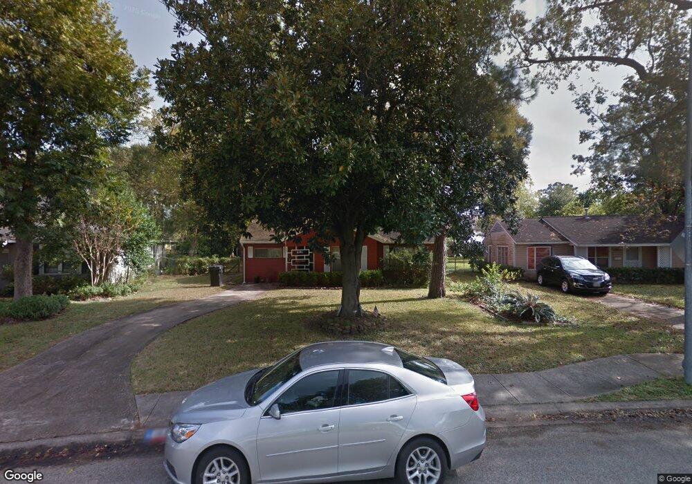 1615 Saxon Dr, Houston, TX 77018 - photo 1