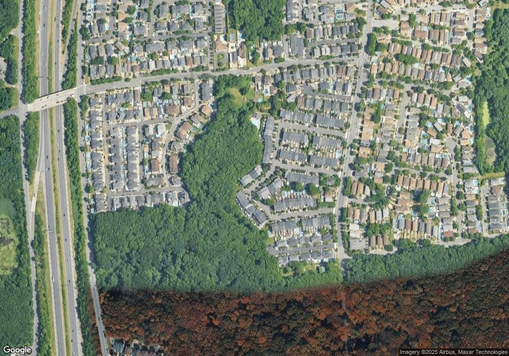 121 Pembrook Loop, Staten Island, NY 10309 - photo 1