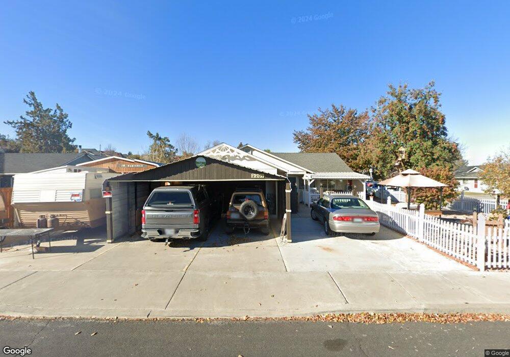 2209 SW 34th St, Redmond, OR 97756 - photo 1