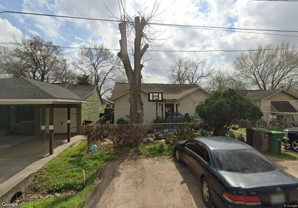 54 Burress St, Houston, TX 77022 - photo 1