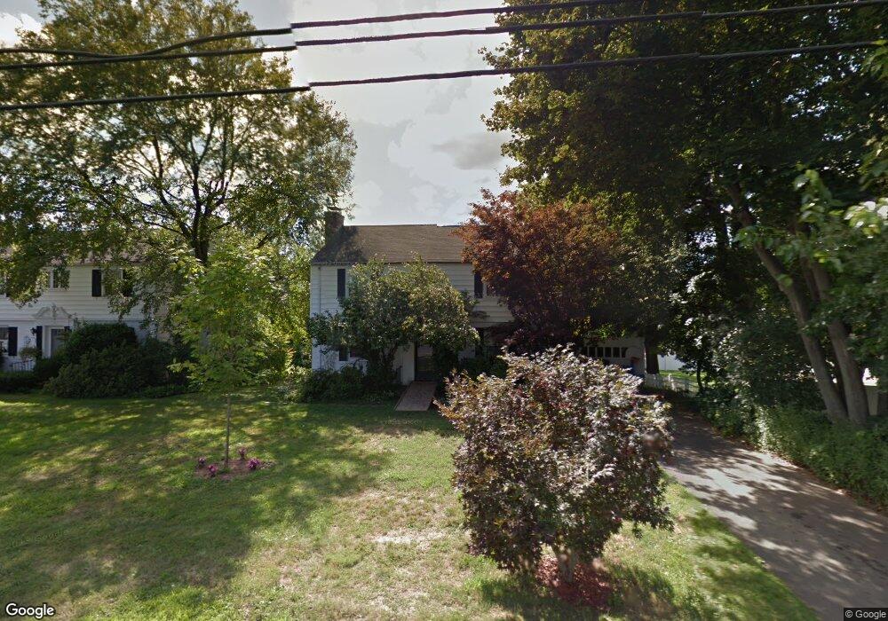 689 Ridge Rd, Middletown, CT 06457 - photo 1