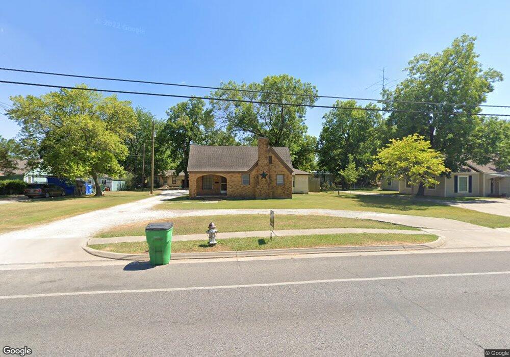 1734 E California St, Gainesville, TX 76240 - photo 1