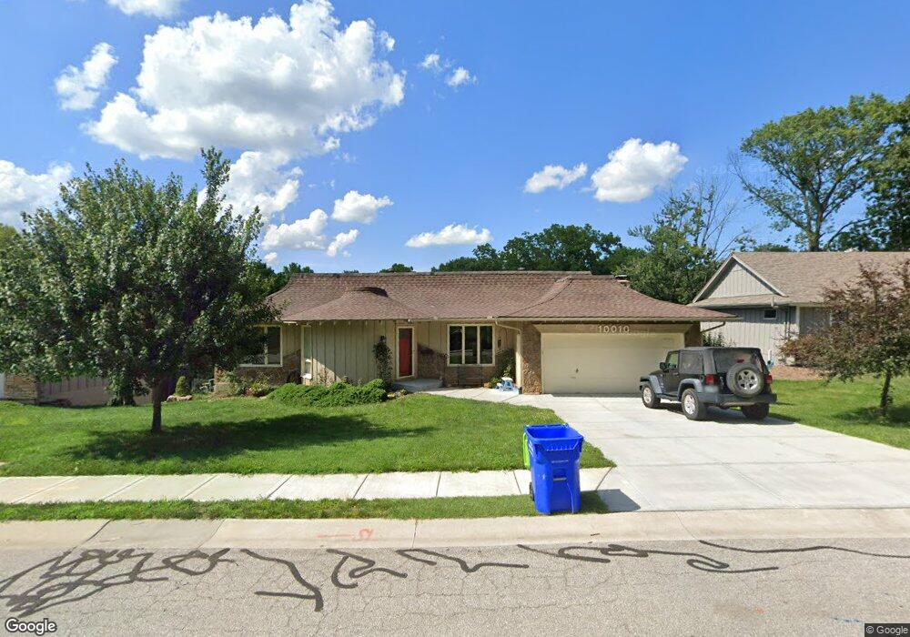 10010 Carrie Ln, Shawnee, KS 66203 - photo 1
