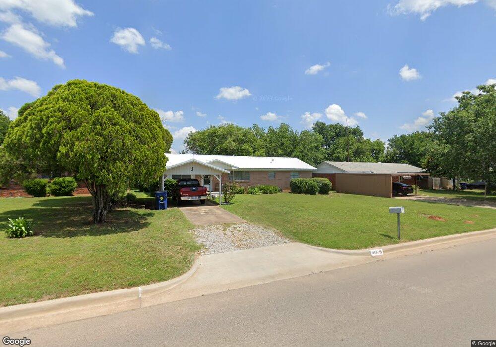 210 N Eastland Dr, Duncan, OK 73533 - photo 1