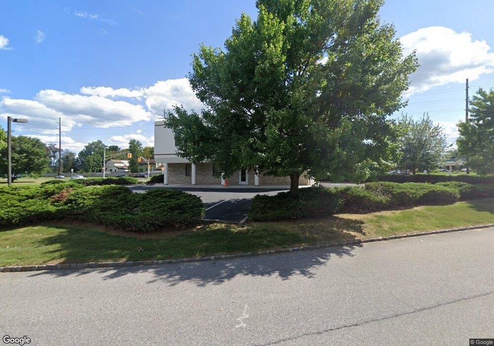 685 Avon Dr, East Windsor, NJ 08520 - photo 1