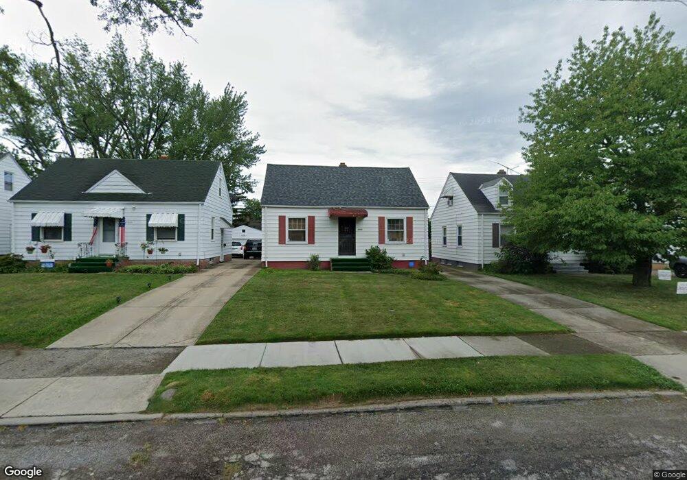 21012 Watson Rd, Maple Heights, OH 44137 - photo 1