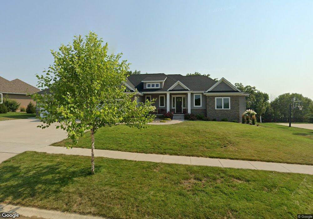 3102 Cedar River Ct NE, Cedar Rapids, IA 52411 - photo 1