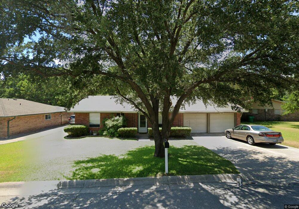 5 Scotsmeadow St, Gainesville, TX 76240 - photo 1