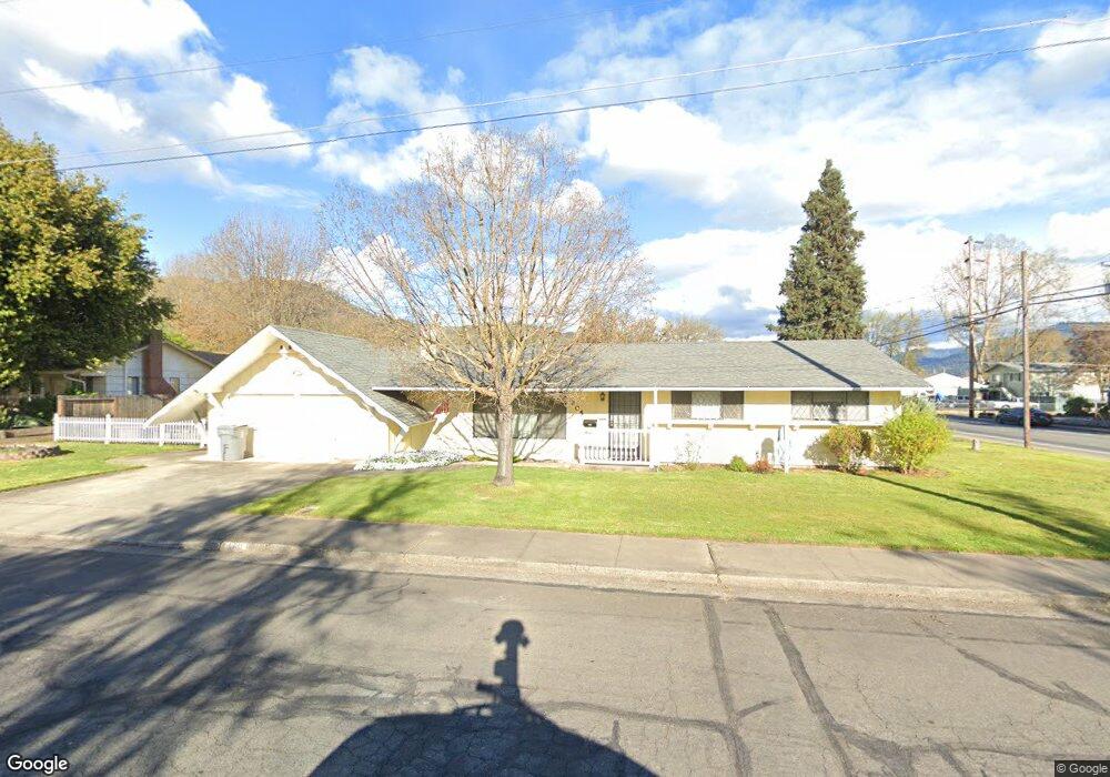 405 NE Candy Ln, Grants Pass, OR 97526 - photo 1