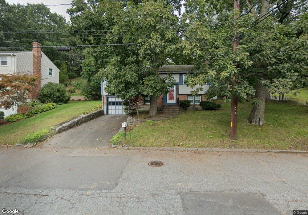 215 Hardy Pond Rd, Waltham, MA 02451 - photo 1