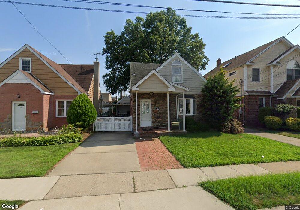 1023 Russell St, Franklin Square, NY 11010 - photo 1