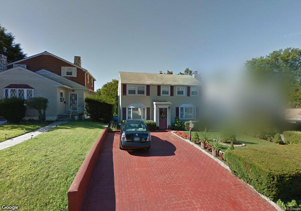 135 Heights Dr, Yonkers, NY 10710 - photo 1