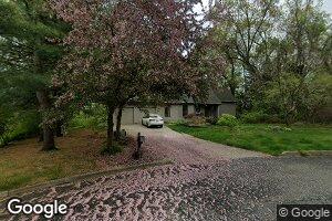 7 Gibbs Cir, Albany, NY 12204