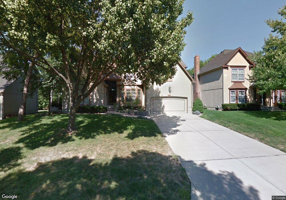 14906 Rhodes Cir, Lenexa, KS 66215 - photo 1