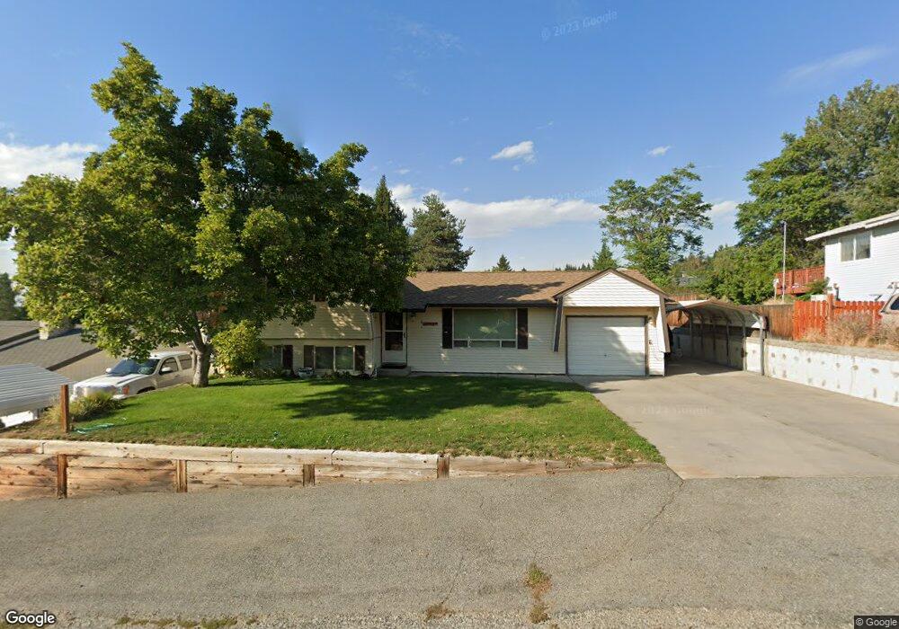 1711 5th St NE, East Wenatchee, WA 98802 - photo 1