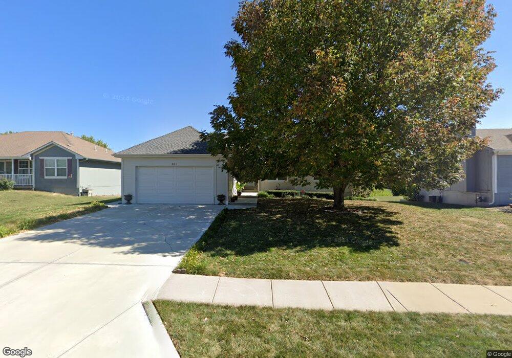 807 Cindy Ln, Raymore, MO 64083 - photo 1