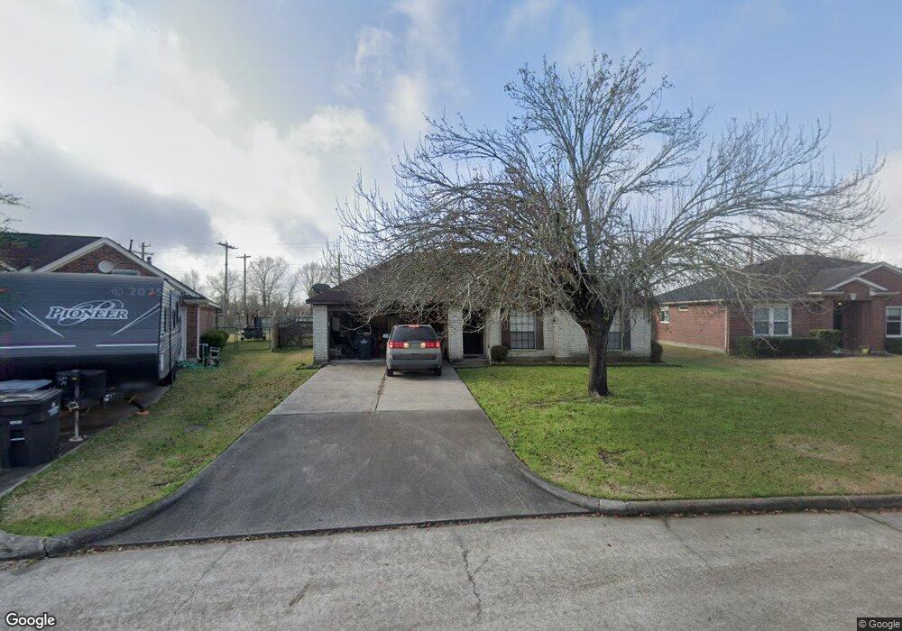 3209 Quail Run Dr, Alvin, TX 77511 - photo 1