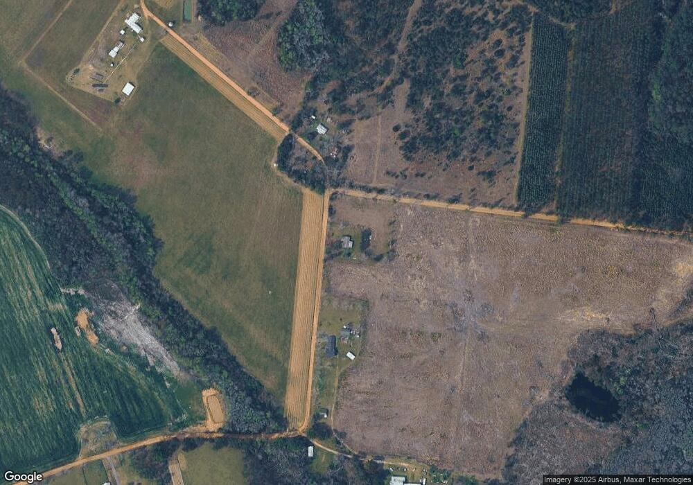 207 Seal Cir, Alma, GA 31510 - photo 1