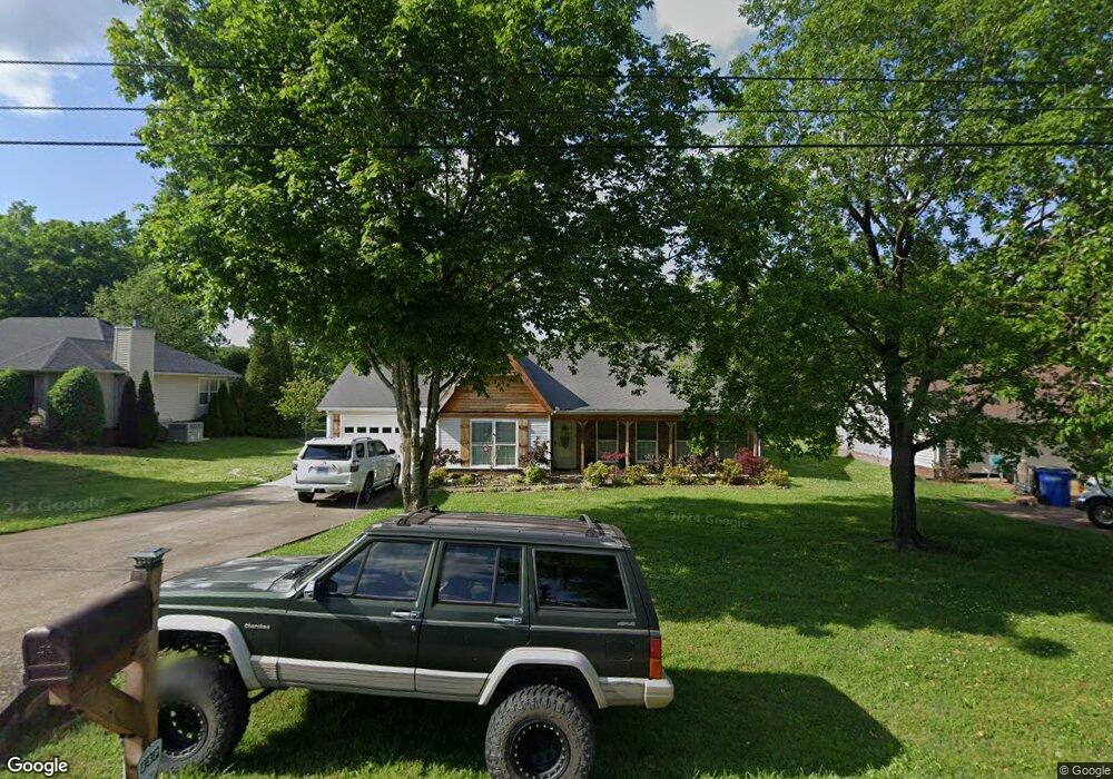 2002 Cobb Dr, Columbia, TN 38401 - photo 1