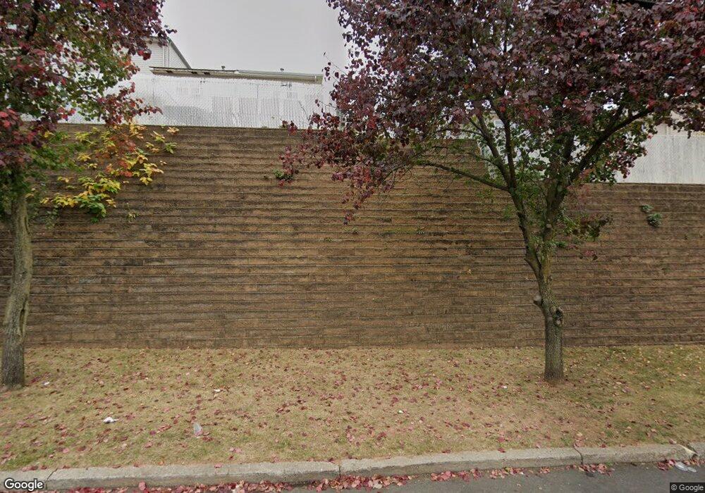 260 Skyline Dr, Staten Island, NY 10304 - photo 1