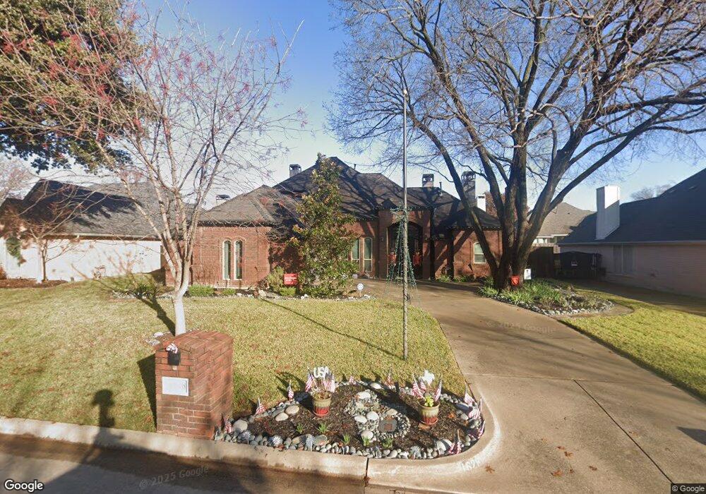 1628 Oak Creek Dr, Hurst, TX 76054 - photo 1