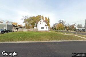 811 Oak Ave, Walhalla, ND 58282